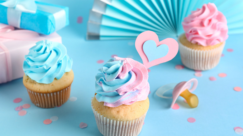 pink and blue cupcakes