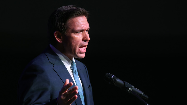 Ron DeSantis giving a speech