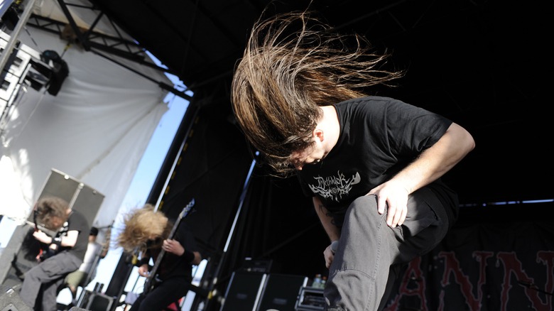cannibal corpse head banging