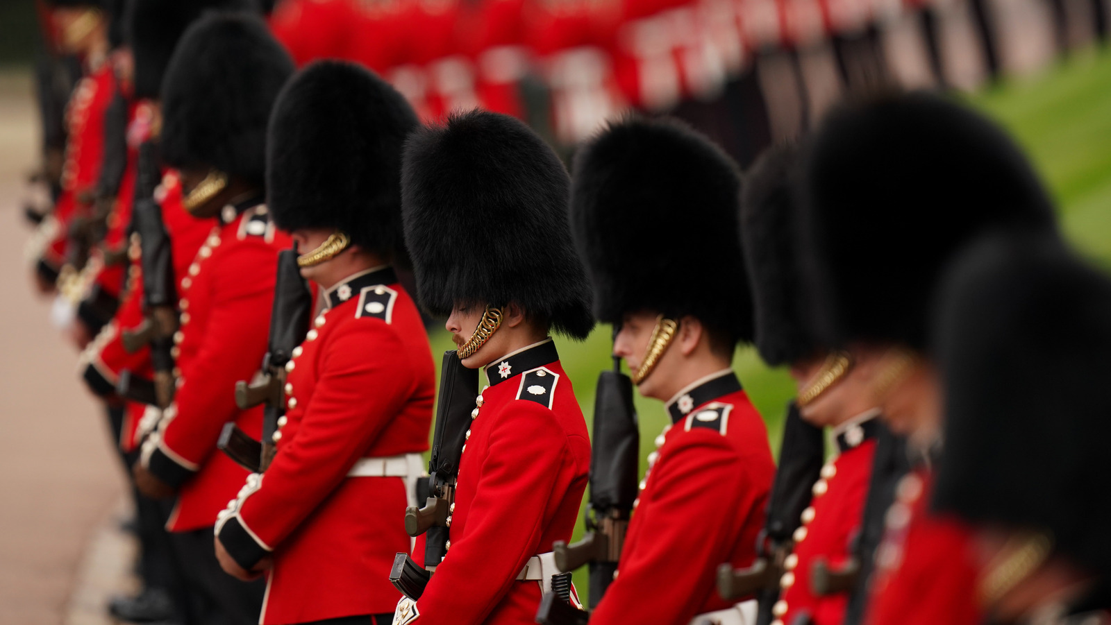 The Five Most Embarrassing Moments Of The British Royal Guard