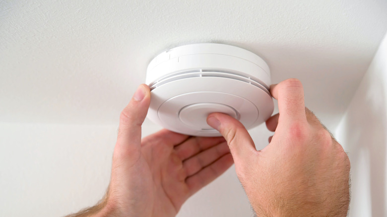 Carbon monoxide detector