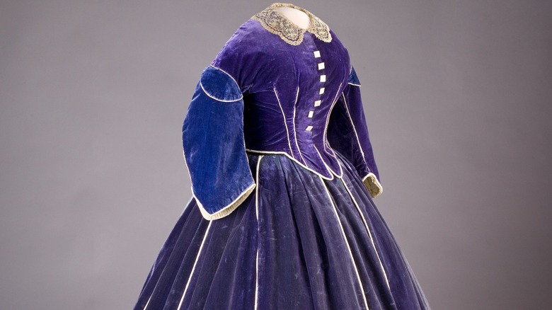 Mary Lincoln's purple velvet dress 