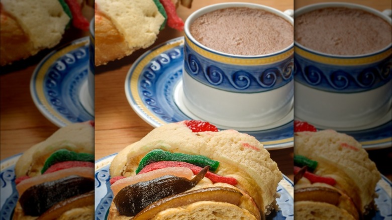 Rosca de Reyes + hot chocolate