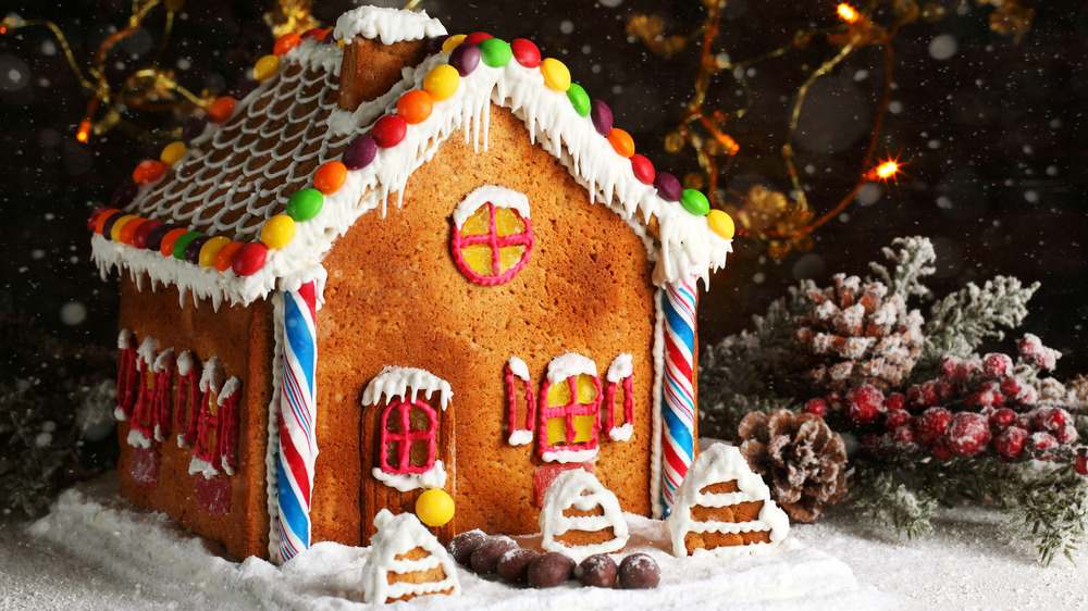 interesting gingerbread house