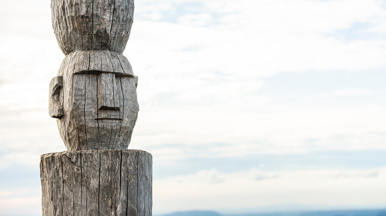 Mapuche statue art