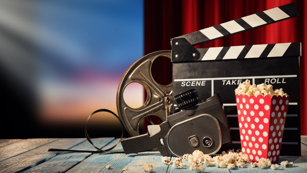 Clapboard and popcorn