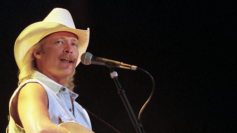 Alan Jackson performing in 1991