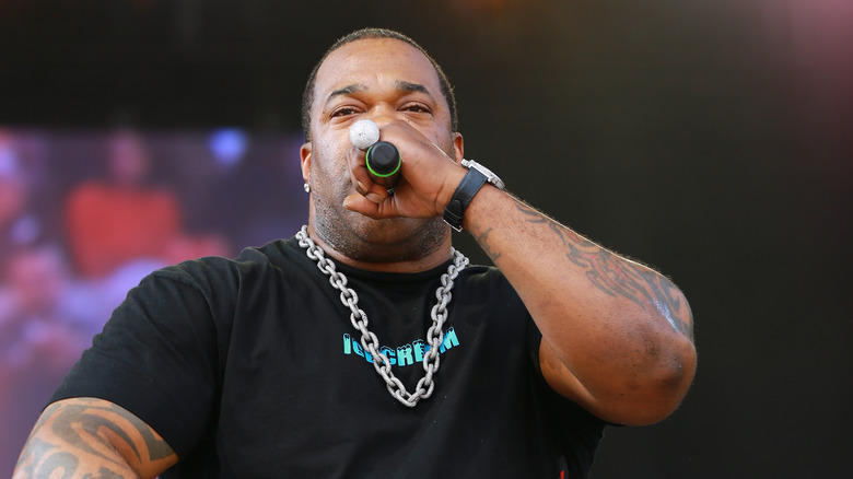 busta rhymes with microphone