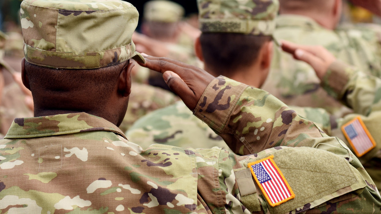 army soldiers saluting