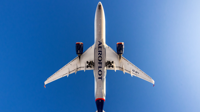 Aeroflot plane flying