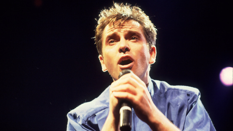 Peter Gabriel sings