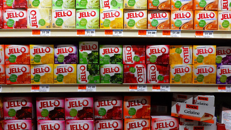 packages of Jell-O store shelves