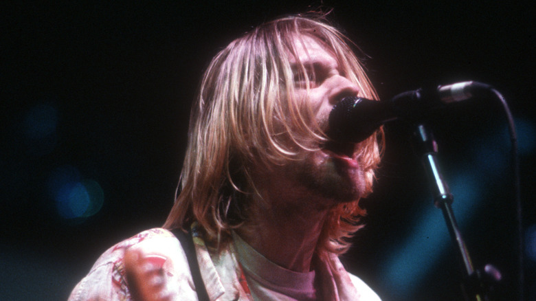 Kurt Cobain performing