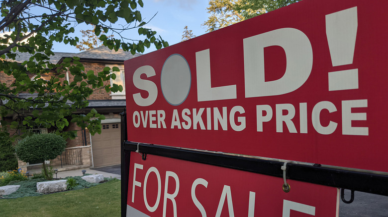 real estate for sale sign 