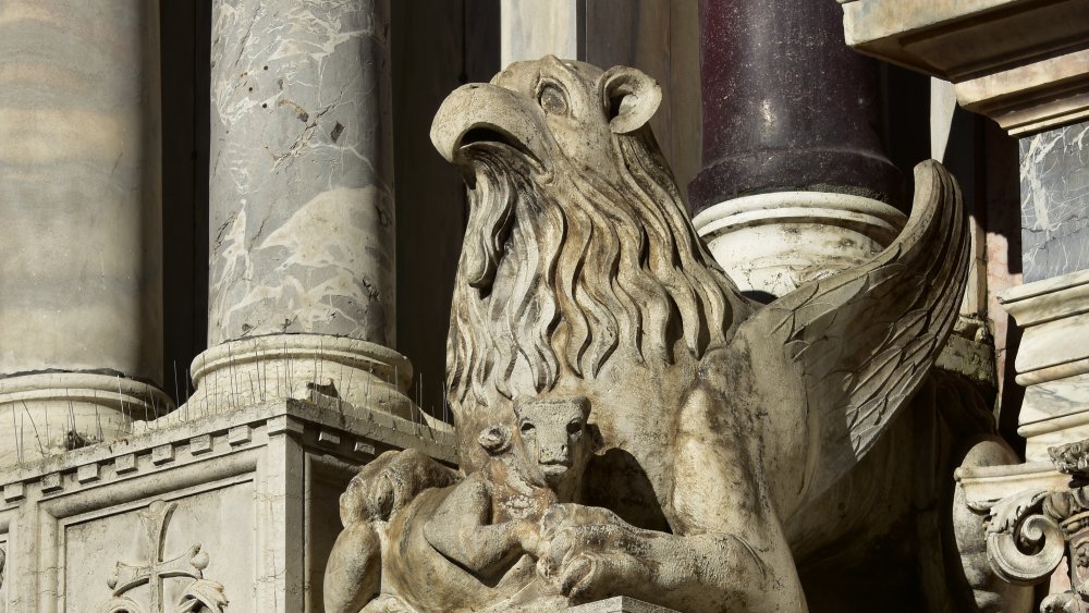 Stone griffin
