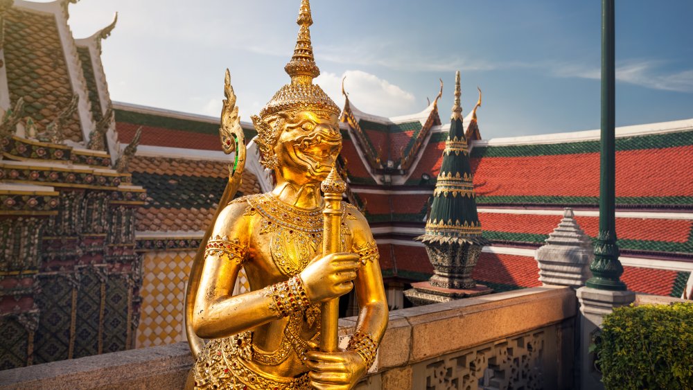 apsonsi bangkok, sphinx-like creature