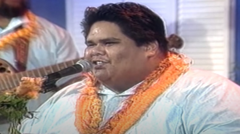 Israel Kamakawiwo'ole performing orange garland