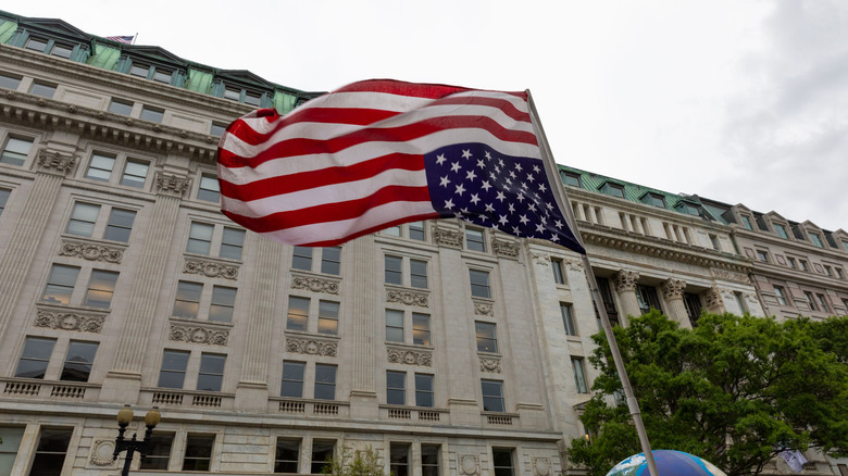 Upside down Washington, D.C. flag