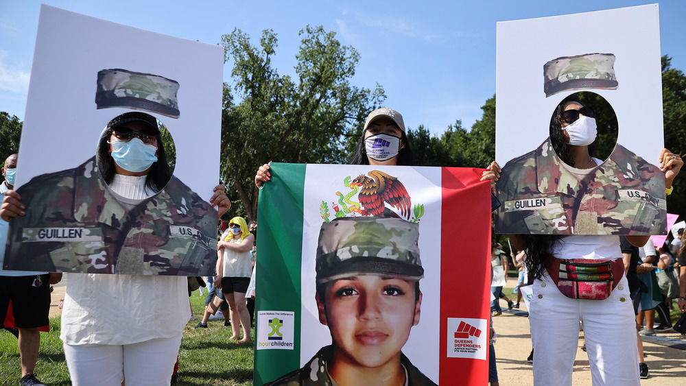 Fort Hood protestors with signs