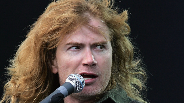 Dave Mustaine singing