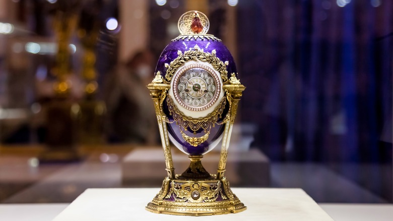 Cockerel Faberge egg closeup