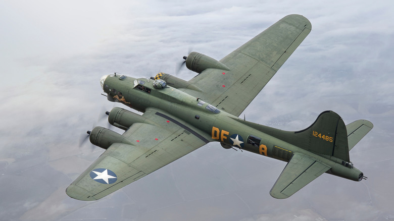 example of wwii heavy bomber