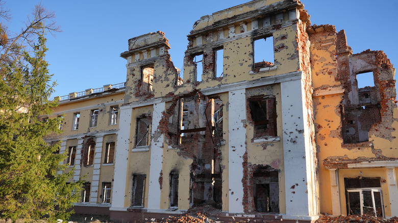 school damaged in battle for kharkiv