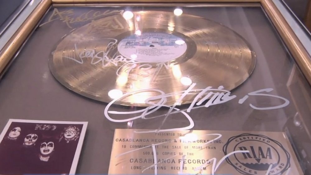 Pawn Stars Kiss record
