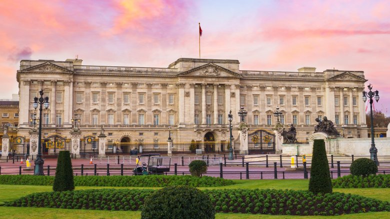 Buckinham Palace, Queen of England