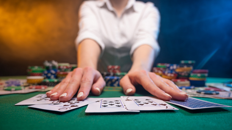 poker dealer