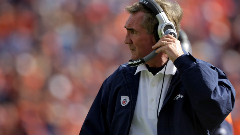 mike shanahan coaching the denver broncos