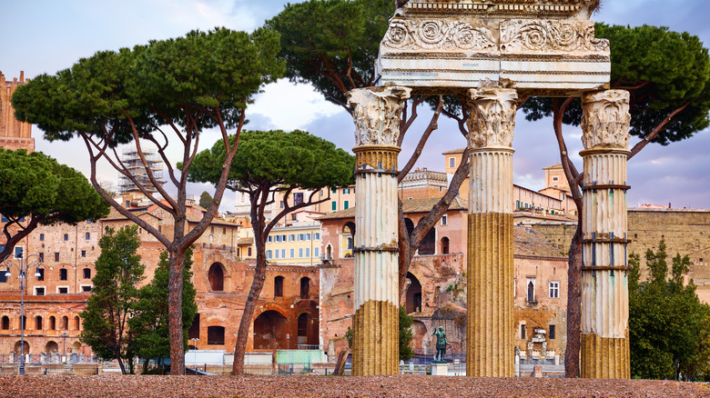 roman forum ruins
