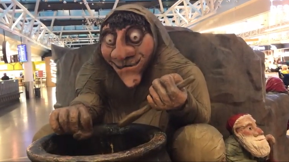 Depiction of Grýla in Icelandic shopping center