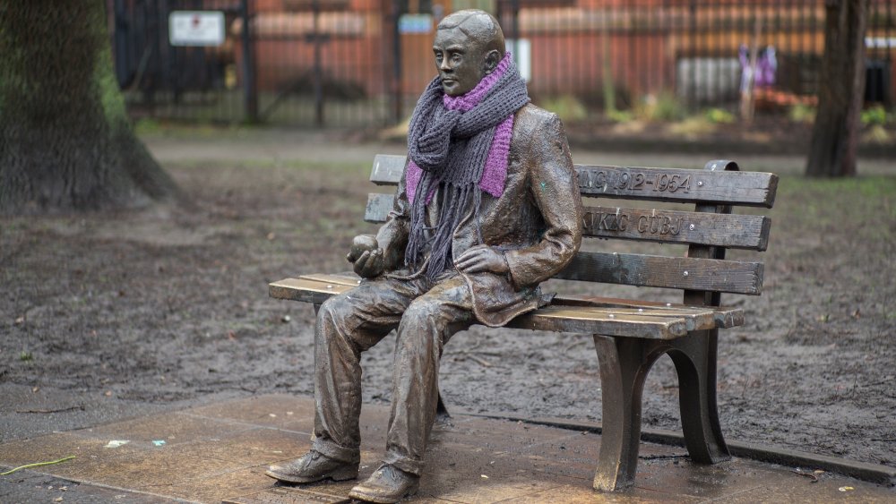 Statue of Alan Turing