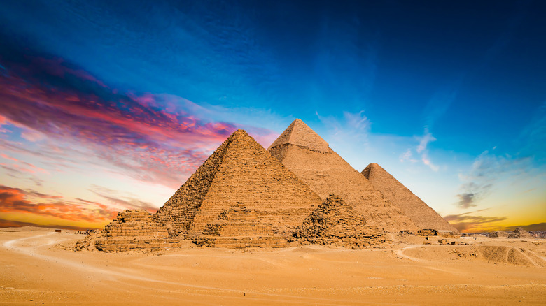 Закат Великой пирамиды Гизы