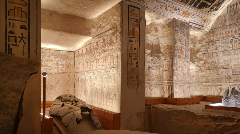 hidden rooms in Egyptian pyramids