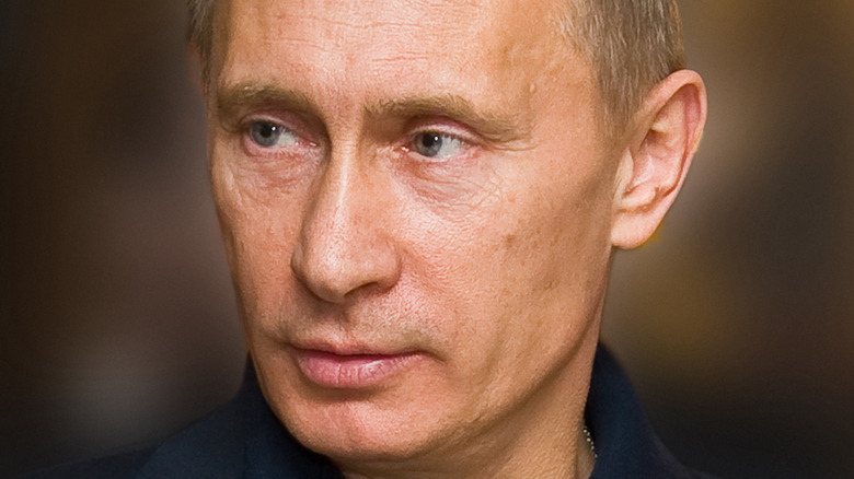 Vladimir Putin looking to side