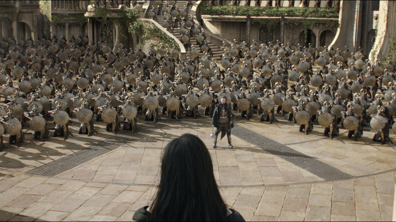 thor ragnarok loki with soldiers