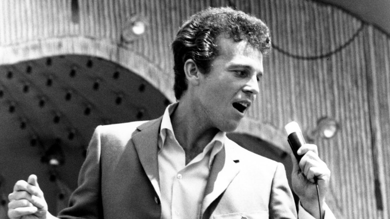 Bobby Vinton singing into handheld mic in 1970