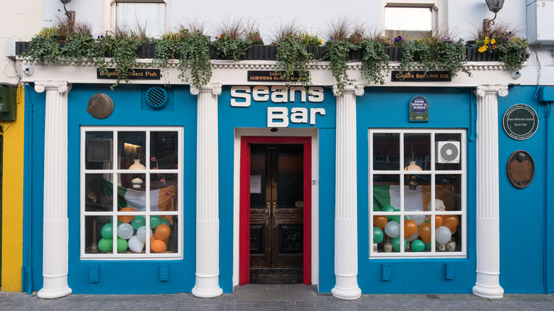 Sean's bar exterior