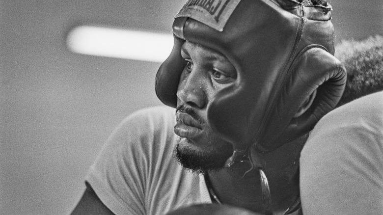 Joe Frazier boxing