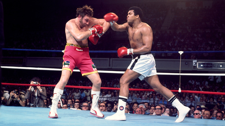 Ali fighting in 1976