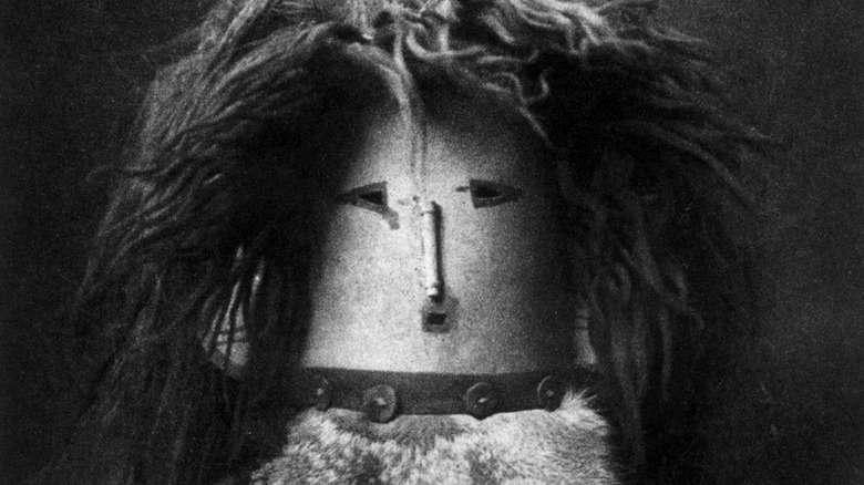 Navajo headdress photographed by Edward Curtis
