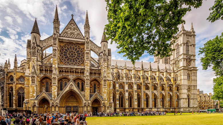 Photo of Westminster Abbey outside