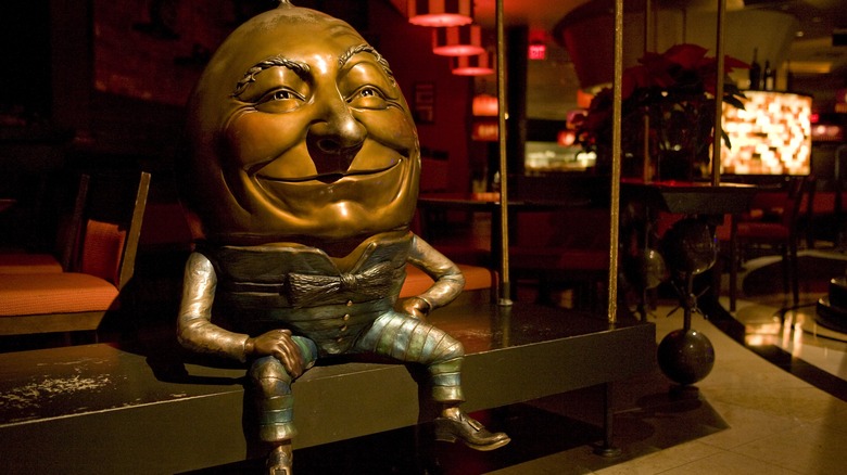 Humpty Dumpty bronze statue sitting