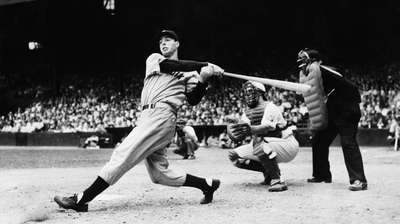 joe dimaggio at bat hitting