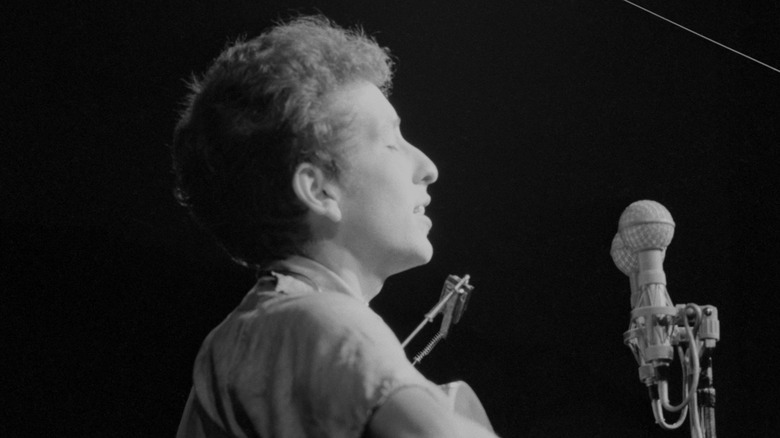 Bob Dylan singing microphones