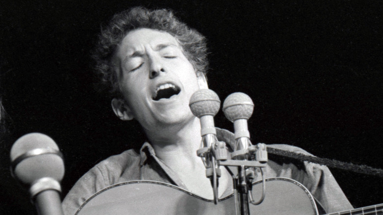 Bob Dylan singing microphones