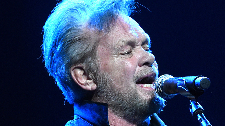 john mellencamp singing