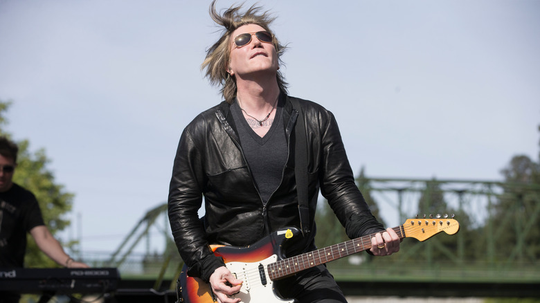 John Rzeznik jams
